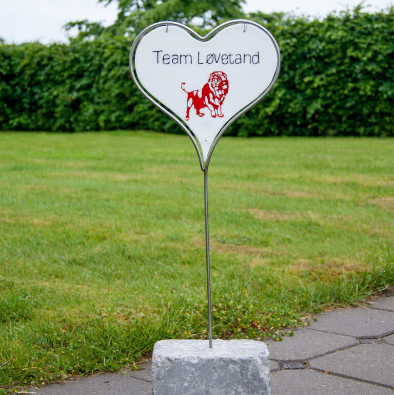 Skilt med virksomhedslogo